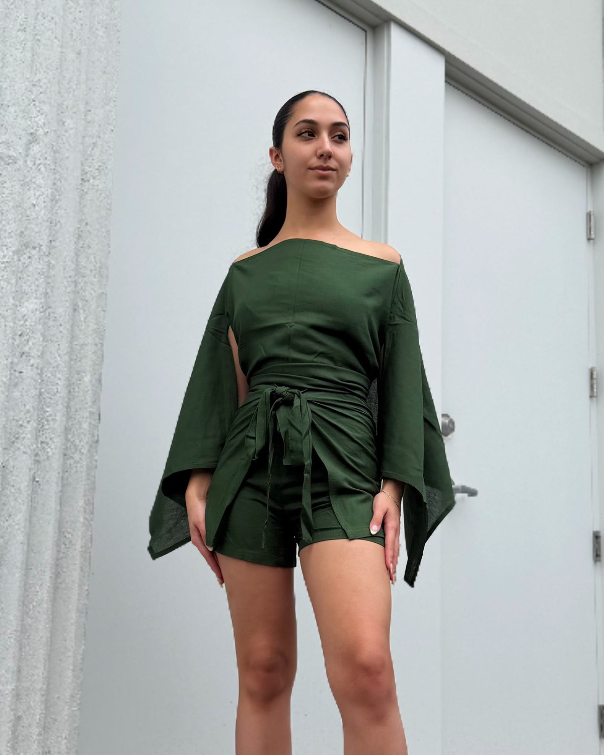 Olive Green (Pre-order 5/30)_model1 Des:Model is 5’3” A cup and wears size XS and US 0