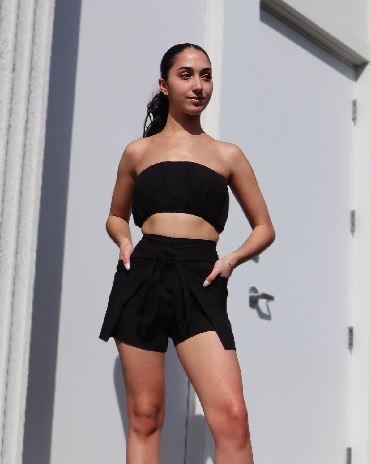 Black (Pre-order 4/30)_model1 Des:Model is 5’2” A Cup and wears size XS and US 0