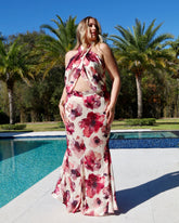 Ruby Bloom_model2 Des:Model is 5’9” and wears size L and US 14