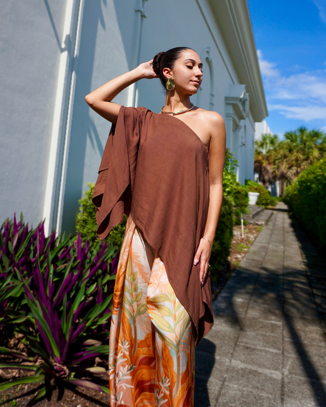 Chocolate Brown (Pre-order 9/20)_model1 Des:Model is 5’2” A cup and wears size XS and US 0