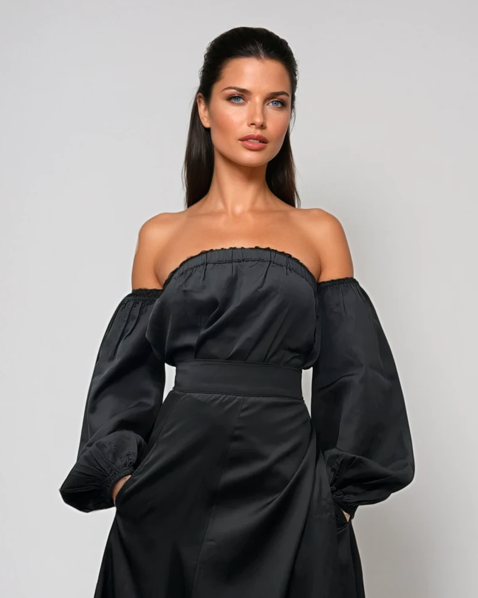 Black_model1 Des:Model is 5’6” B Cup and wears size XS-S and US 2