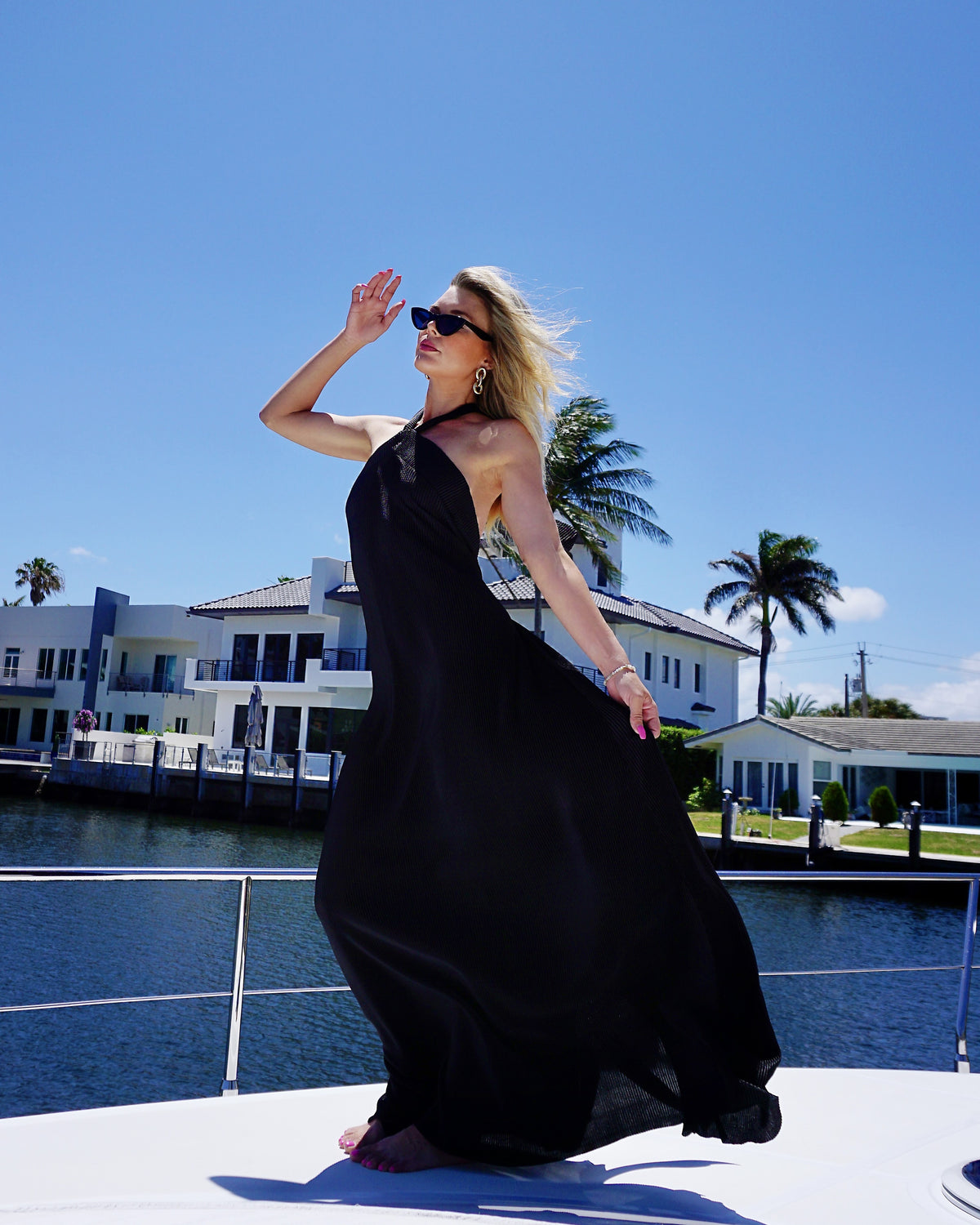 Black_model1 Des:Model is an A cup and wears size XS-S and US 0