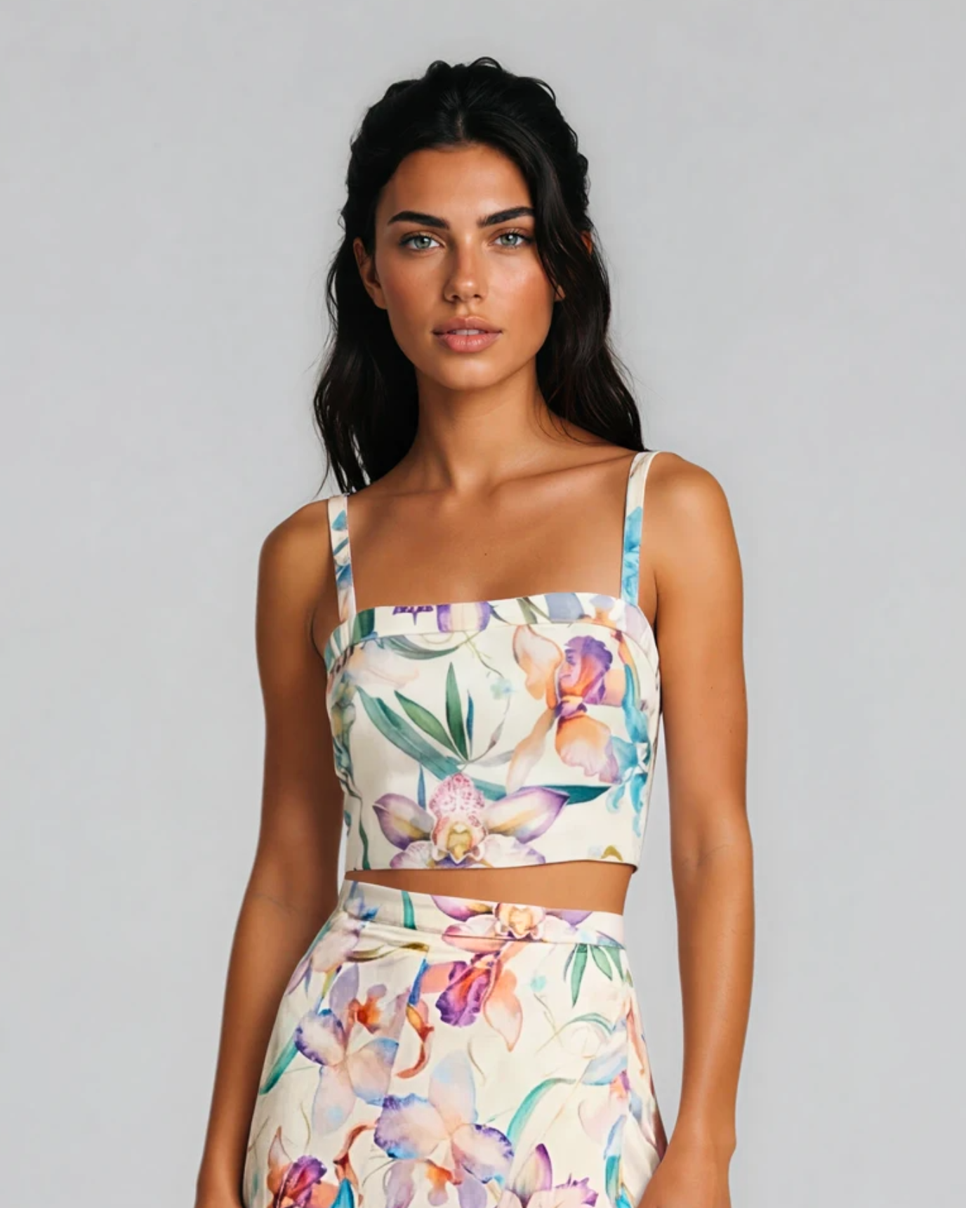 Hibiscus / Ivory (Pre-order 4/10)_model1 Des:Model is 5'7” B cup and wears size XS and US 2