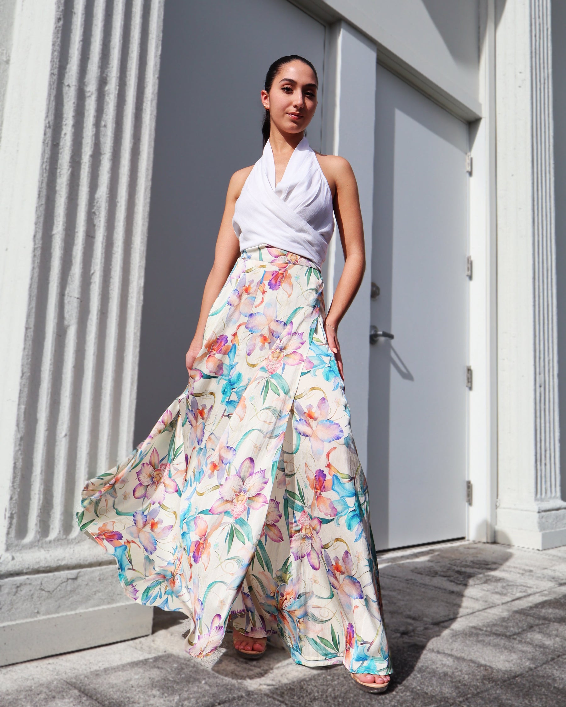 Hibiscus_model1 Des:Model is 5’2” and wears size XS and US 0