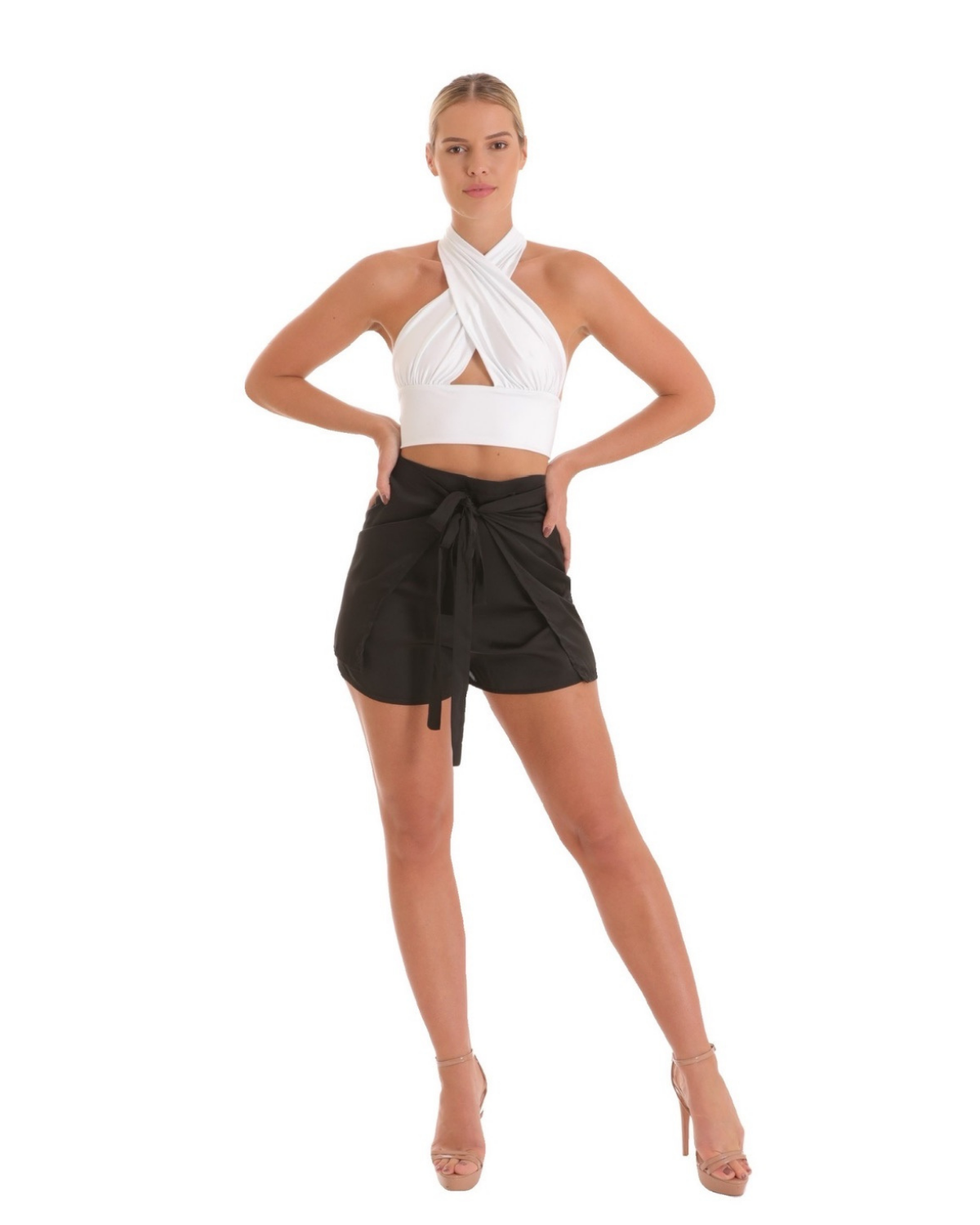 Black_model1 Des:Model is 5’6” and wears size XS-S and US 0